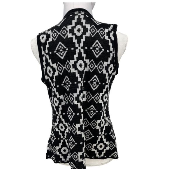 Charming Charlie black and white Aztec open knit vest - Picture 3 of 10